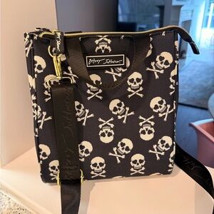 Betsey Johnson Black Skull Print Lunch Bag Tote with crossbody strap